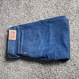 Levi Capris-Brand new!